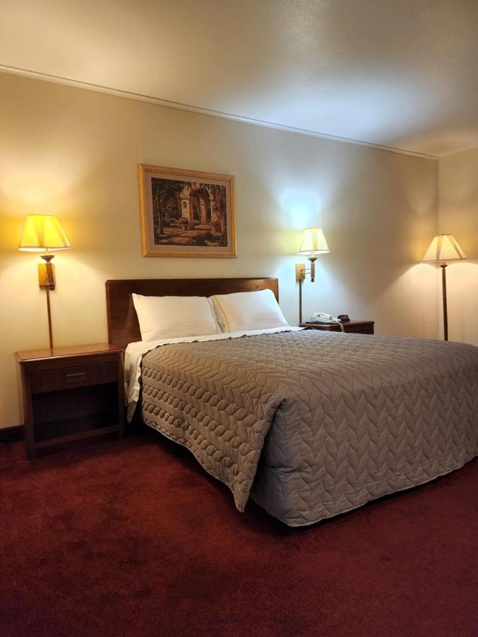 Motel Family Budget